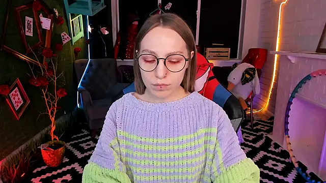 Snapshot of AphexQueen chatting on 02/19/25, 01:06 AphexQueen online show from 02/19/25, 01:06