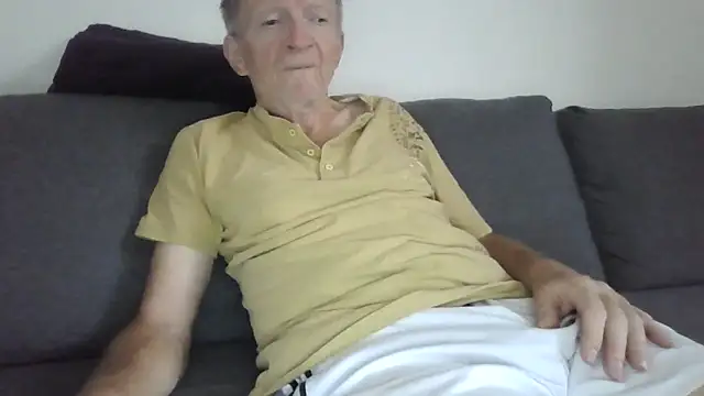 Snapshot of naturiste974 chatting on 06/02/26, 04:09 naturiste974 online show from 06/02/26, 04:09