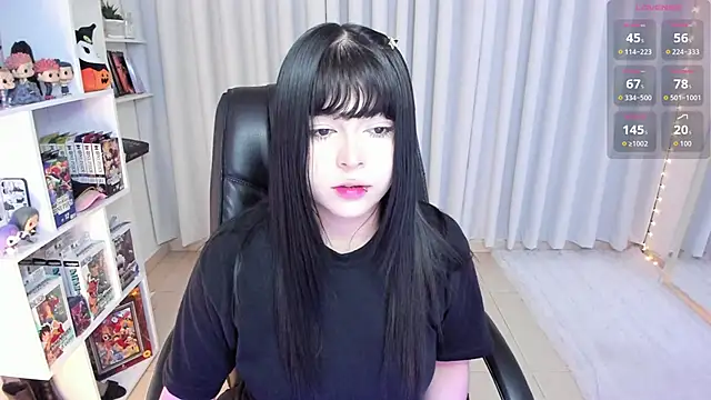 Snapshot of misshoneyxxx chatting on 09/09/25, 04:23 misshoneyxxx online show from 09/09/25, 04:23