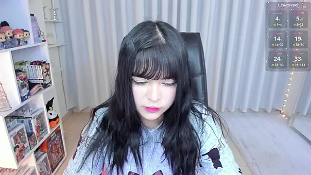 Snapshot of misshoneyxxx chatting on 11/05/25, 03:17 misshoneyxxx online show from 11/05/25, 03:17