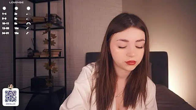 Snapshot of LindaFarmer chatting on 02/13/25, 04:00 LindaFarmer online show from 02/13/25, 04:00