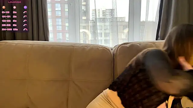 Snapshot of LindaFarmer chatting on 10/28/25, 04:16 LindaFarmer online show from 10/28/25, 04:16