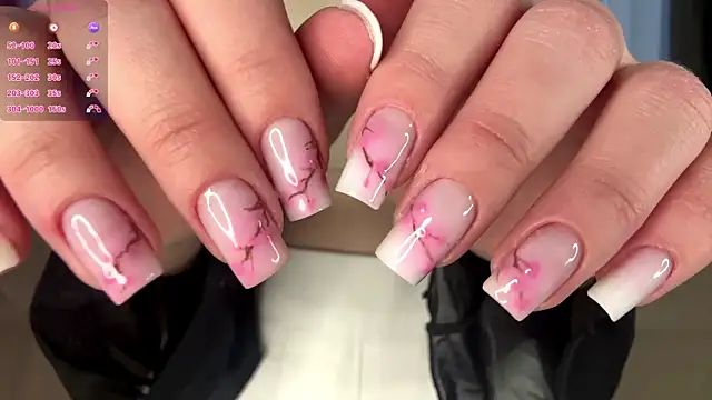 Snapshot of LindaFarmer chatting on 11/24/25, 03:50 LindaFarmer online show from 11/24/25, 03:50