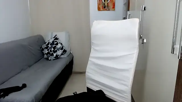 Laura-pervert online show from 10/28/25, 10:12