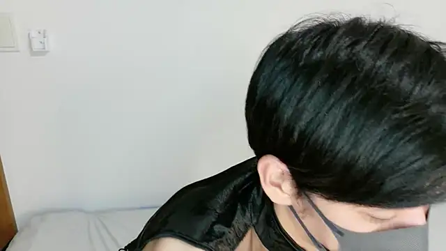 itsme LEON online show from 10/28/25, 01:03