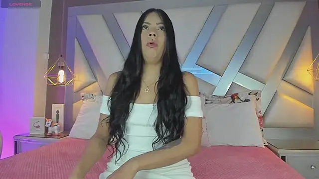 Amber villalobos  online show from 11/13/25, 08:52