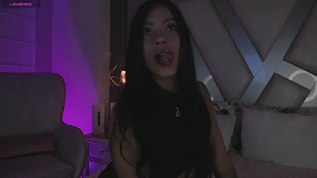 Amber villalobos  online show from 12/17/25, 05:57