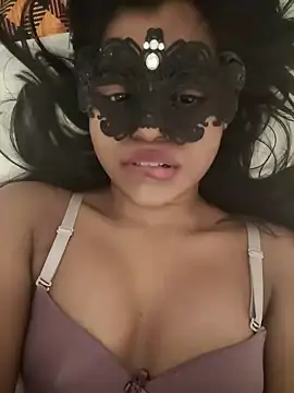 Snapshot of Bella_Luna18 chatting on 12/11/24, 07:14 Bella Luna18 online show from 12/11/24, 07:14