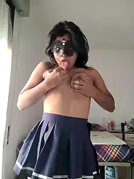 Snapshot of Bella_Luna18 chatting on 12/13/24, 07:15 Bella Luna18 online show from 12/13/24, 07:15