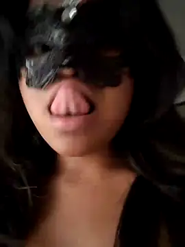 Snapshot of Bella_Luna18 chatting on 12/28/24, 03:37 Bella Luna18 online show from 12/28/24, 03:37