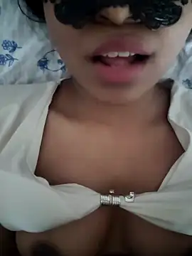 Snapshot of Bella_Luna18 chatting on 02/08/25, 09:13 Bella Luna18 online show from 02/08/25, 09:13