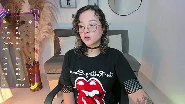 Snapshot of divine_amy1 chatting on 09/18/25, 12:40 divine amy1 online show from 09/18/25, 12:40