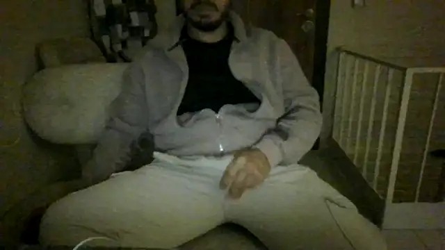 Snapshot of DateMike94 chatting on 10/15/25, 09:04 DateMike94 online show from 10/15/25, 09:04