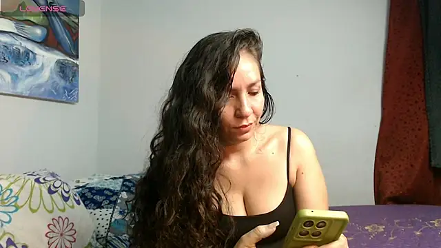 Snapshot of naihroby chatting on 06/16/26, 03:09 naihroby online show from 06/16/26, 03:09