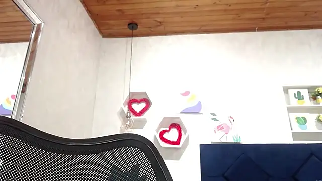 CarolineBrunx online show from 11/13/25, 04:11