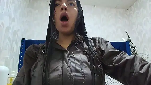 CarolineBrunx online show from 12/20/25, 03:13