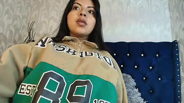 Snapshot of CarolineBrunx chatting on 05/18/26, 03:13 CarolineBrunx online show from 05/18/26, 03:13