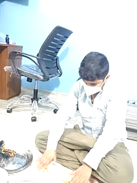 Ishan003 online show from 11/05/25, 02:28