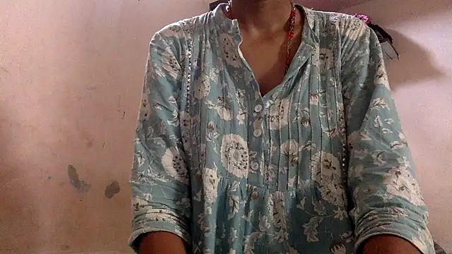 Snapshot of Shalu79 chatting on 07/02/26, 05:57 Shalu79 online show from 07/02/26, 05:57