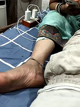 Snapshot of Bhabhi_desi12 chatting on 10/18/25, 06:41 Bhabhi desi12 online show from 10/18/25, 06:41