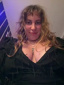 Snapshot of Yanacool007 chatting on 02/17/25, 07:42 Yanacool007 online show from 02/17/25, 07:42