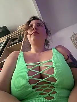 Snapshot of Yanacool007 chatting on 03/07/25, 07:41 Yanacool007 online show from 03/07/25, 07:41