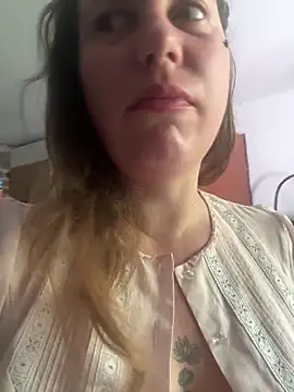 Snapshot of Yanacool007 chatting on 09/21/25, 07:43 Yanacool007 online show from 09/21/25, 07:43