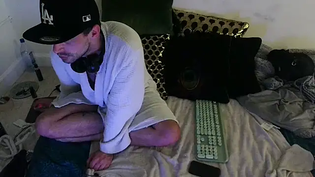 Snapshot of SirCharlesXXX chatting on 01/29/25, 08:29 SirCharlesXXX online show from 01/29/25, 08:29