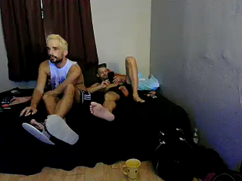 Snapshot of SirCharlesXXX chatting on 09/30/25, 01:05 SirCharlesXXX online show from 09/30/25, 01:05