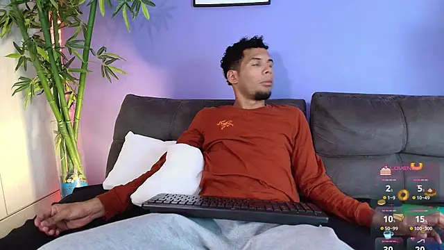 miaa lux online show from 03/21/25, 07:02