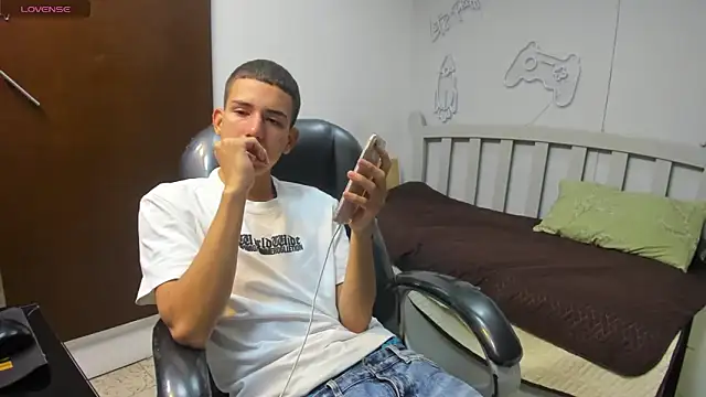 JackSwan18 online show from 09/28/25, 04:29