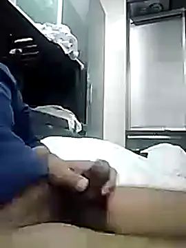 Snapshot of pusseylover1 chatting on 02/03/25, 09:19 pusseylover1 online show from 02/03/25, 09:19