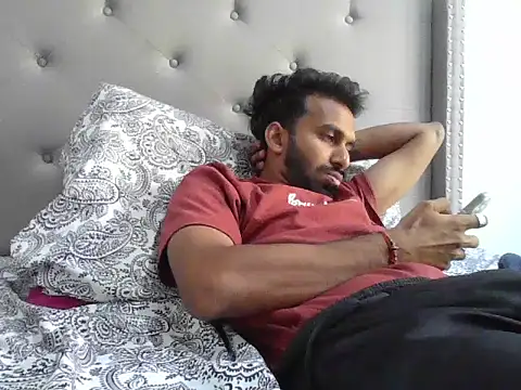 Snapshot of skinny__boy__ chatting on 11/04/25, 04:50 skinny boy online show from 11/04/25, 04:50