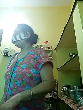 heenage online show from 10/31/25, 08:26