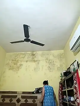 heenage online show from 04/13/26, 04:51