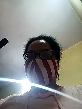 heenage online show from 04/14/26, 04:51