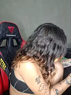 luuhcat09 online show from 04/24/26, 08:22