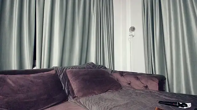 LaraStone69 online show from 06/04/26, 06:03