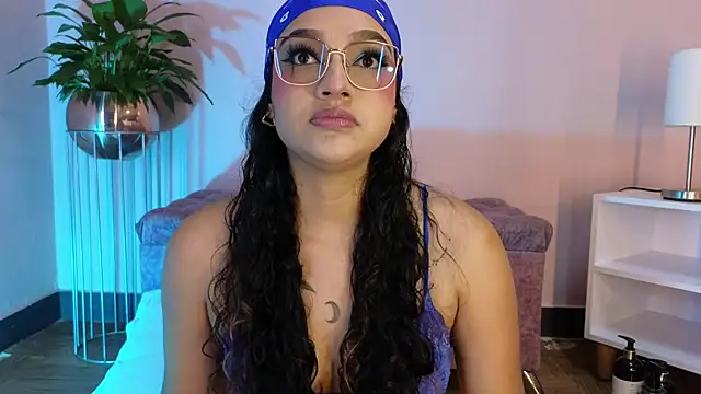 EMILYY FOXY online show from 04/16/26, 07:03