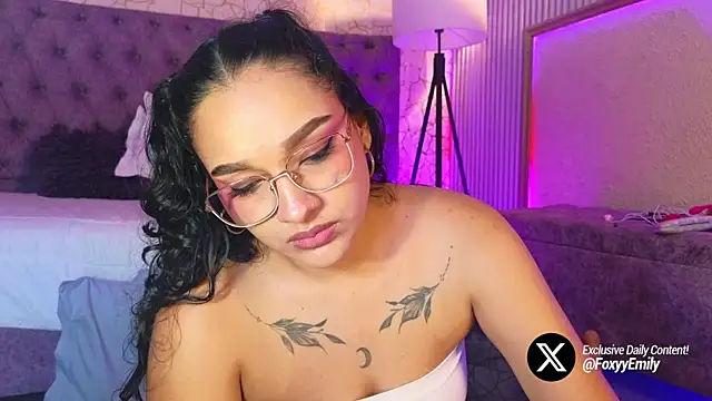 Snapshot of EMILYY_FOXY chatting on 07/19/26, 07:06 EMILYY FOXY online show from 07/19/26, 07:06