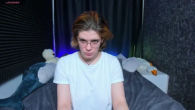 KIKI Krash online show from 02/13/25, 07:21