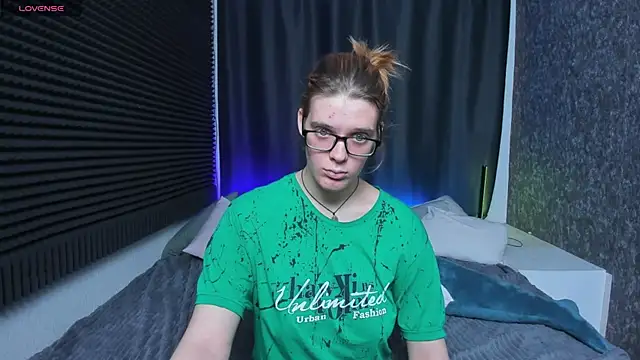 KIKI Krash online show from 02/24/25, 01:21