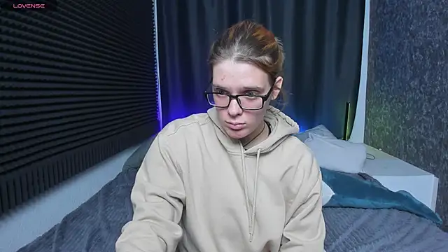 KIKI Krash online show from 02/25/25, 10:26