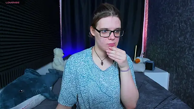 KIKI Krash online show from 03/19/25, 10:22