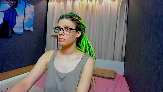 KIKI Krash online show from 10/03/25, 10:01