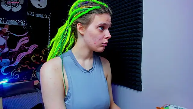 KIKI Krash online show from 10/10/25, 10:03