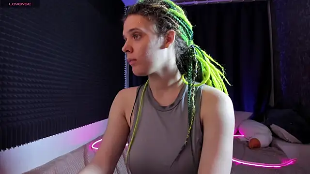 KIKI Krash online show from 10/24/25, 10:55