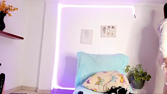 anniesweet- online show from 11/13/25, 01:10