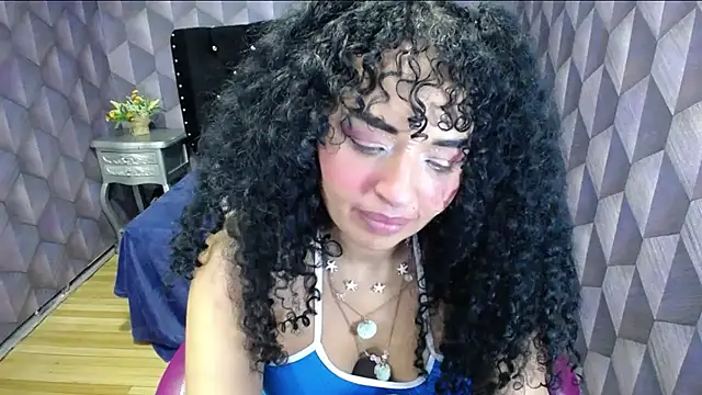 Snapshot of Sofiacowperx chatting on 01/11/25, 03:02 Sofiacowperx online show from 01/11/25, 03:02