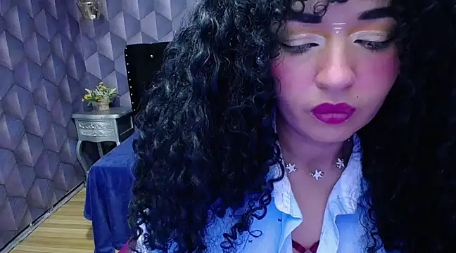 Snapshot of Sofiacowperx chatting on 01/13/25, 05:12 Sofiacowperx online show from 01/13/25, 05:12